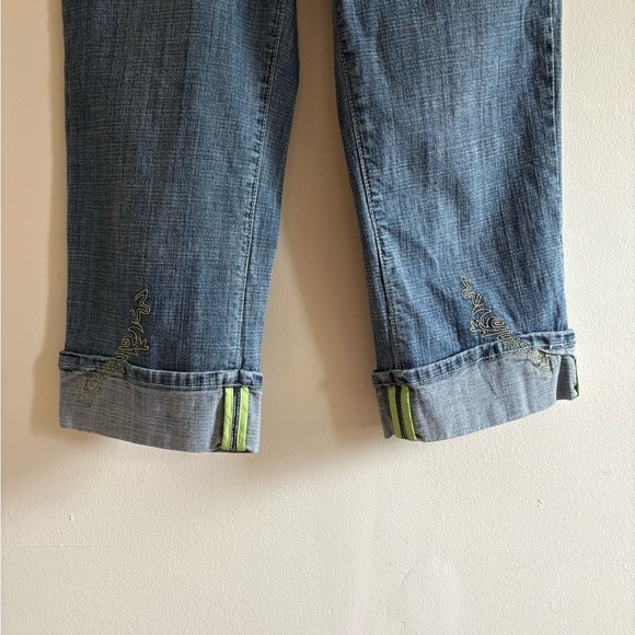 Y2K Point Zero Capri Jeans | Mid-Rise | Embroidered Cuffs - Picture 7 of 7
